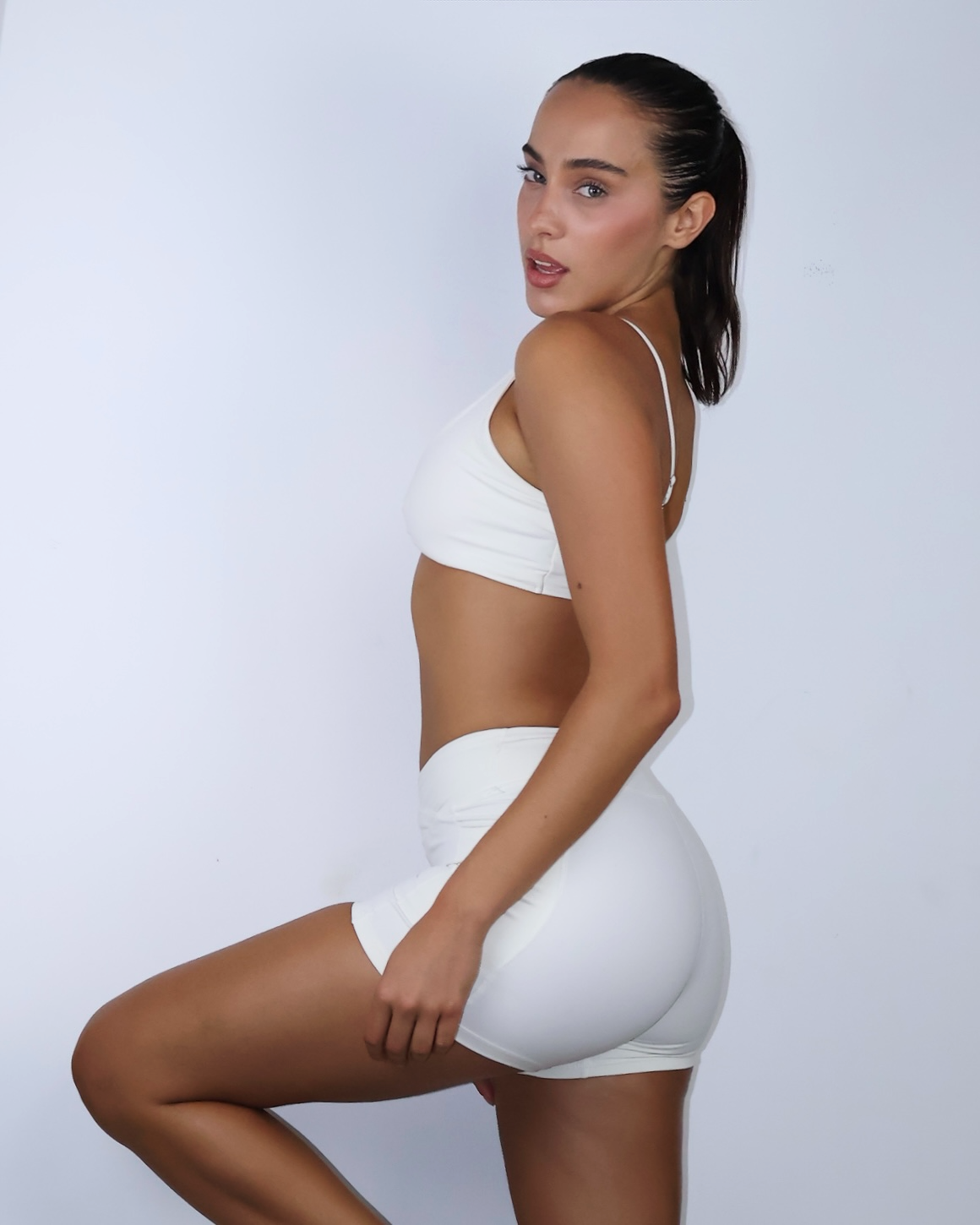 V waist short